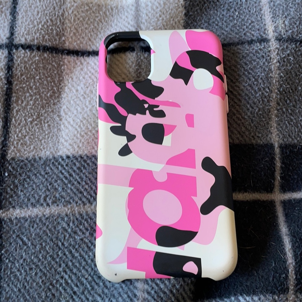 Selling my 100% Authentic Supreme IPhone 11 Case